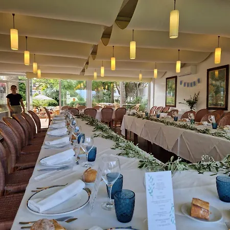 מלון Bosque Mar 3*